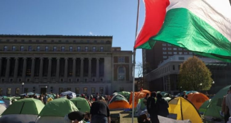 students continue to protest at an encampment supporting palestinians on the columbia university campus during the ongoing conflict between israel and the palestinian islamist group hamas in new york city u s april 25 2024 photo reuters